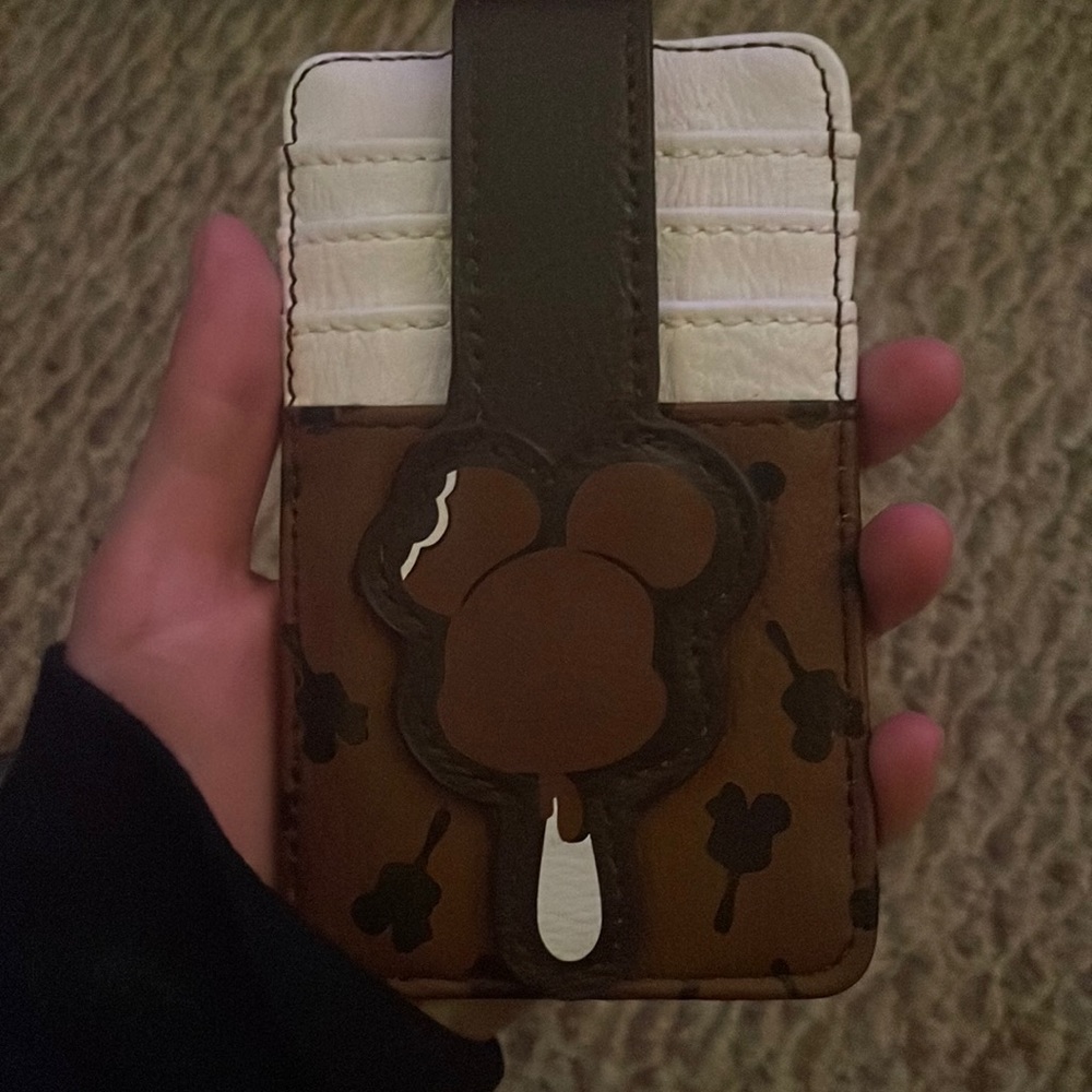 Disney ID wallet